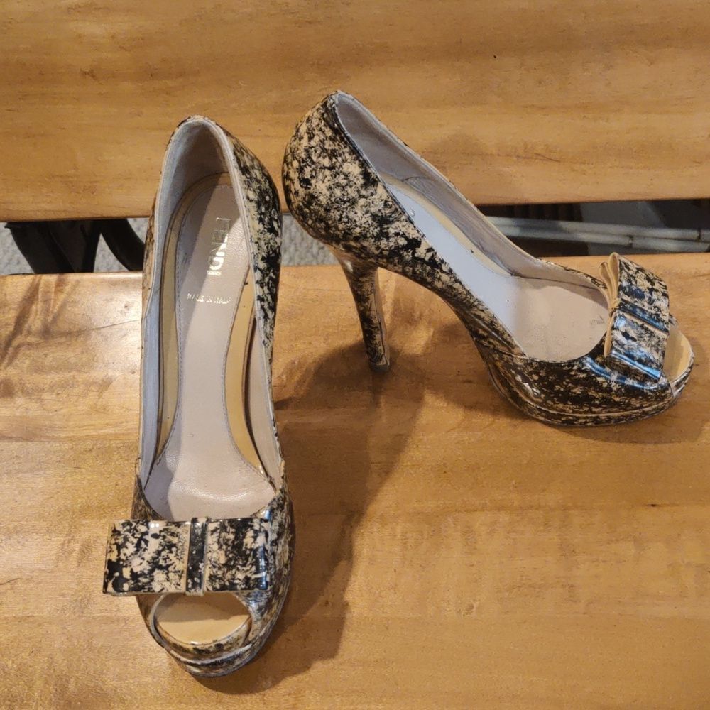 Authenticated Fendi stilettos size 37 customized